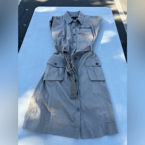 Calvin Klein jeans sleeveless dress with belt size L
Pit to pit: 17”
Length: 37” - Picture 3 of 8